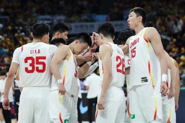 1764502416467018963.jpg (体育)(24)篮球——世界杯预选赛:中国队不敌韩国队XxjpseC000190_20251128_PEPFN0A001.jpg