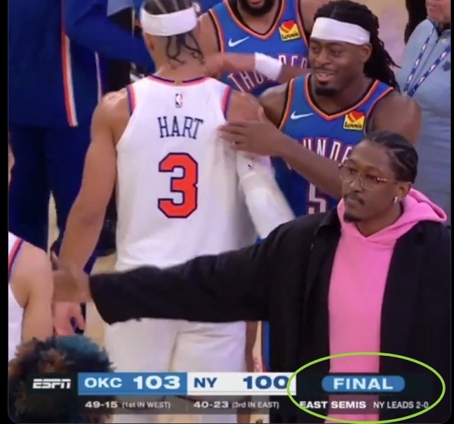 今日尼克斯不敌雷霆全美直播，字幕显示尼克斯东部半决赛2-0领先